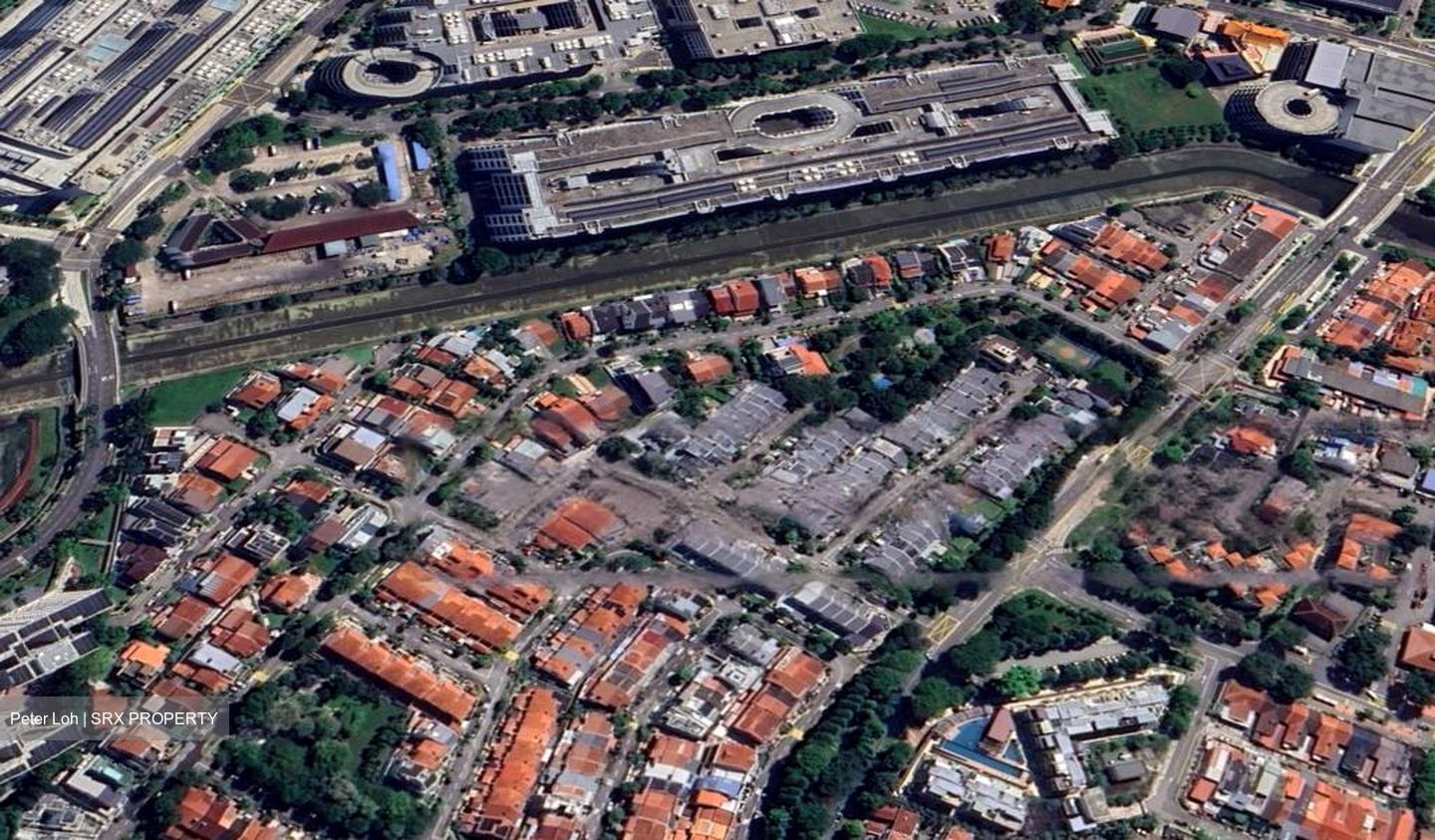 Jalan Pari Burong (D16), Semi-Detached #465603531